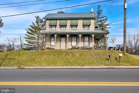 543 Buchanan Trail West W, Greencastle, PA 17225