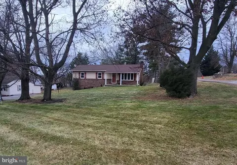 182 S Edwards Ave, Chambersburg, PA 17202
