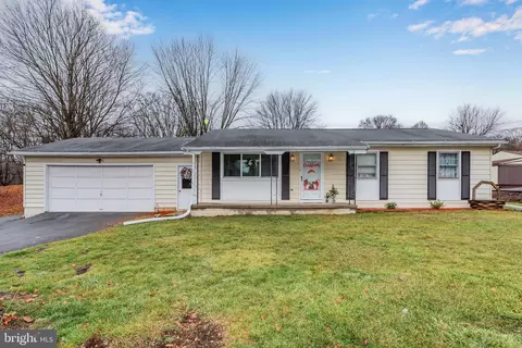303 Garman Dr, Chambersburg, PA 17202