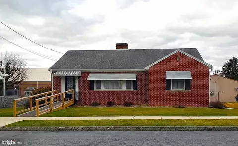 216 Harrison Ave, Waynesboro, PA 17268