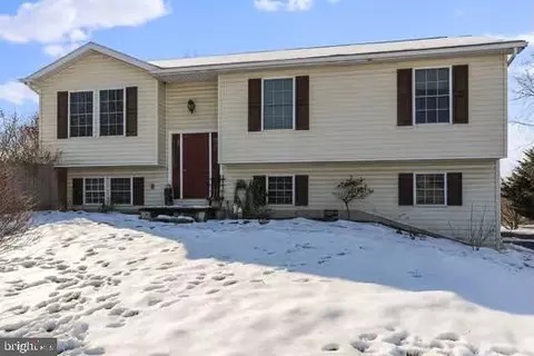 432 Mcintosh Ct #9, Shippensburg, PA 17257