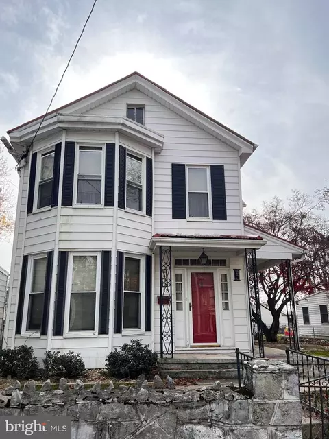 338 E Catherine St, Chambersburg, PA 17201