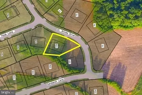 7130 St Annes Dr, Fayetteville, PA 17222