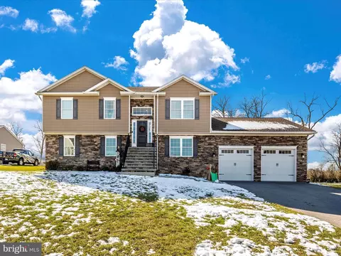 15580 Wedgewood Dr, Greencastle, PA 17225