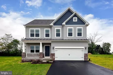 1597 Falcon Ln, Chambersburg, PA 17201