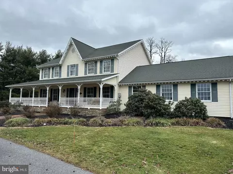 1472 Walker Rd, Chambersburg, PA 17202