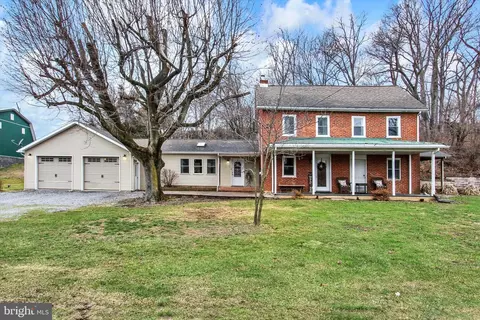 1021 Pine Stump Rd, Chambersburg, PA 17201