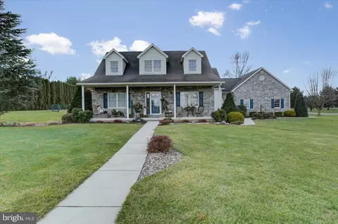 858 Pine Stump Rd, Chambersburg, PA 17202