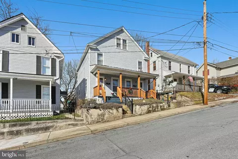 210 Wayne Avenue Ave, Waynesboro, PA 17268