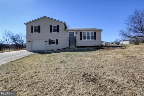 1188 Candice Ln, Chambersburg, PA 17201