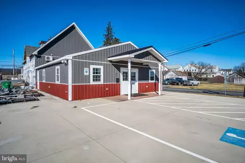 7482 Lincoln Way W, Saint Thomas, PA 17252