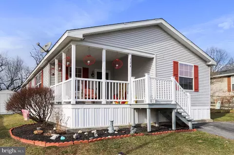 124 Coquina Sands Dr, Waynesboro, PA 17268