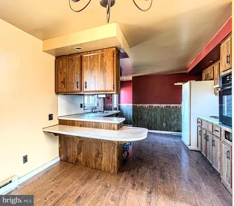 Bath - 17167 Path Valley Rd, Spring Run, PA 17262 photo 1 of 2