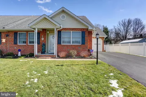 216 Leedy Way West W, Chambersburg, PA 17202