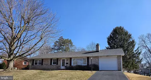 931 Sunset Ave, Waynesboro, PA 17268