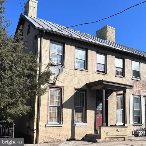 385 Queen St E, Chambersburg, PA 17201