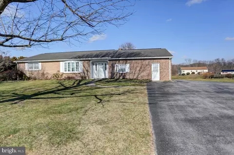 2235 Loop Rd, Chambersburg, PA 17202