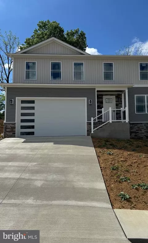 408 Frick Ave, Waynesboro, PA 17268