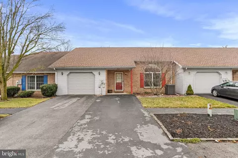 341 Stonegate Circle South S, Chambersburg, PA 17201