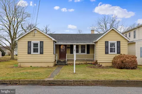 235 Tyrone St, Greencastle, PA 17225