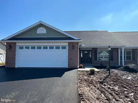 728 Rising Sun Ln, Chambersburg, PA 17202