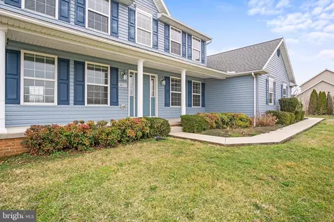 8855 N Mountain Dr, Mercersburg, PA 17236