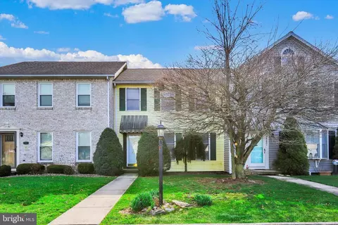3462 Gleneagles Dr, Chambersburg, PA 17201