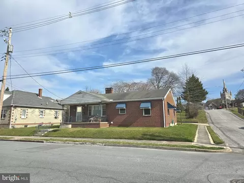 351 Wolf Ave, Chambersburg, PA 17201
