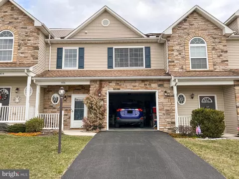 456 Frick Ave, Waynesboro, PA 17268