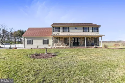 4225 Fletcher Dr, Greencastle, PA 17225