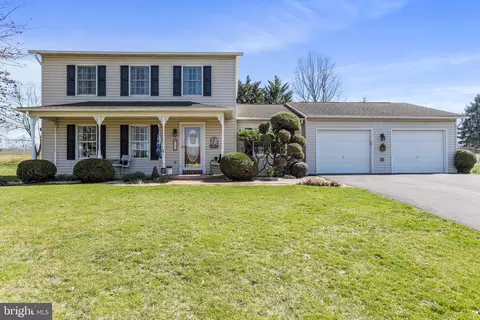 156 Beechwood Ln, Chambersburg, PA 17201