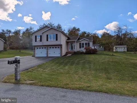 791 Fern Ln, Chambersburg, PA 17202