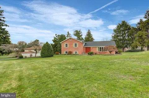 253 Farmington Rd, Chambersburg, PA 17202