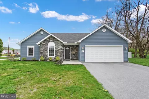 27 Aspen Dr, Mont Alto, PA 17237