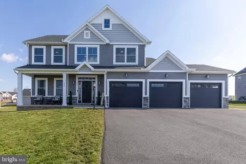 457 Winchester Dr, Chambersburg, PA 17202