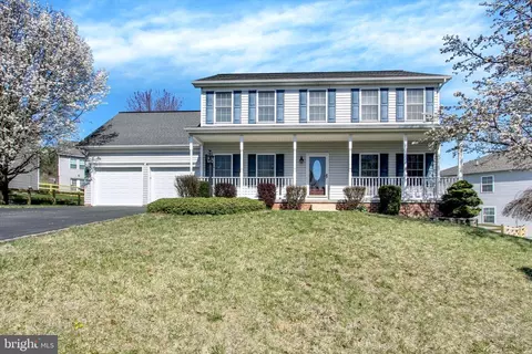 11387 Cross Fields Dr, Waynesboro, PA 17268