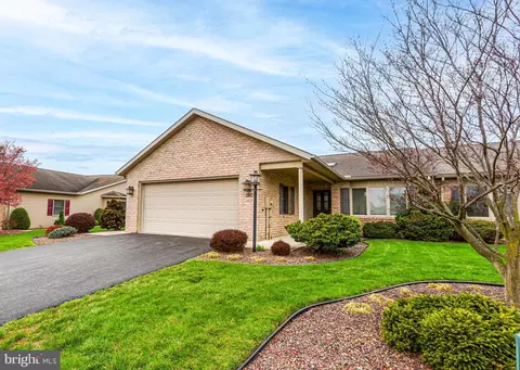 190 Parkwood Dr #310, Chambersburg, PA 17201