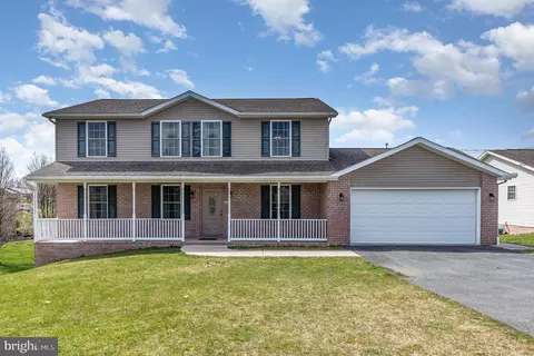 2226 Adin Ln, Chambersburg, PA 17202