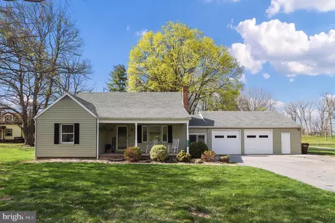 6743 Grindstone Hill Rd, Chambersburg, PA 17202
