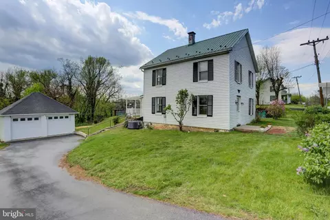 438 Buchanan Trl W, Greencastle, PA 17225