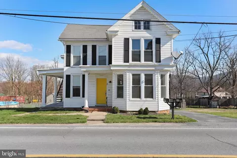 29 Main St W, Fayetteville, PA 17222