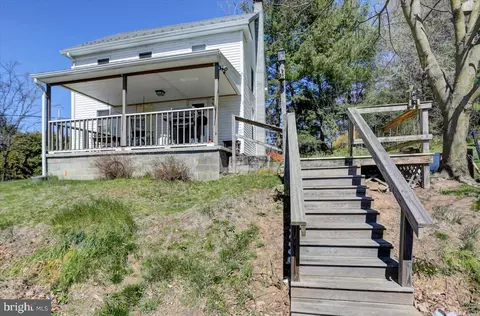 9116 Tomstown Rd, Waynesboro, PA 17268