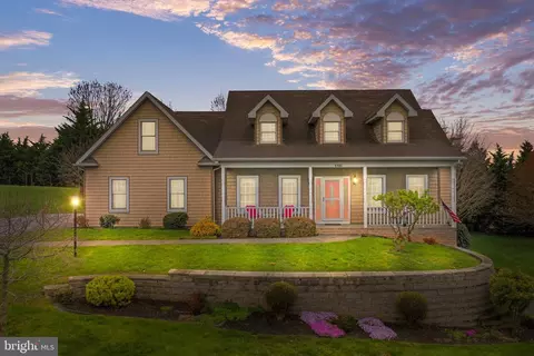 6486 Bent Oak Dr, Fayetteville, PA 17222