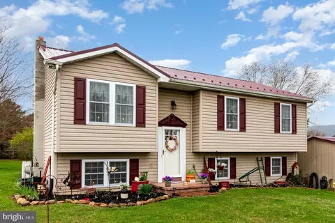 13585 Mockingbird Ln, Orrstown, PA 17244