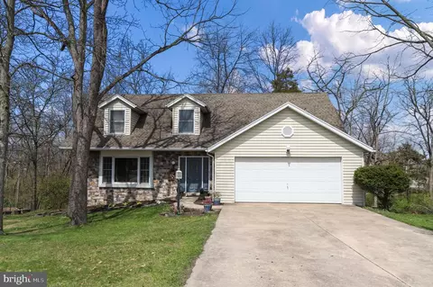 6 Dorset Ct, Chambersburg, PA 17201