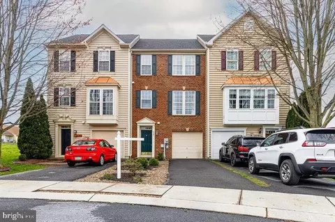 314 Lantern Ln, Chambersburg, PA 17201