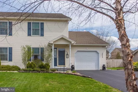 3668 Mountain Shadow Dr, Fayetteville, PA 17222