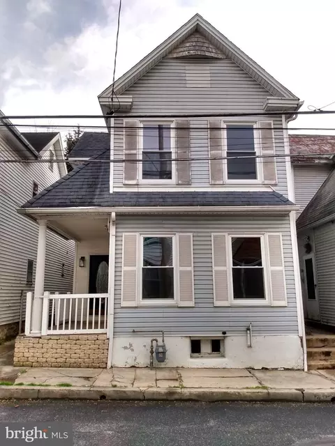 126 E Vine St, Chambersburg, PA 17201