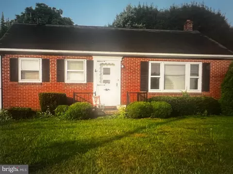 580 Woodstock Rd, Chambersburg, PA 17201