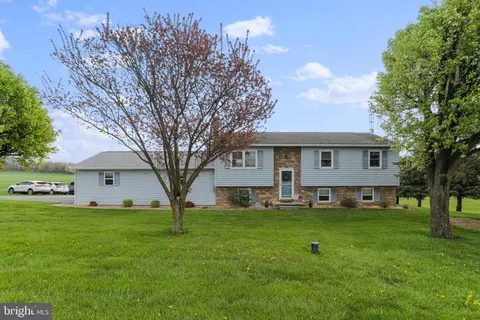 8674 Possum Hollow Rd, Shippensburg, PA 17257